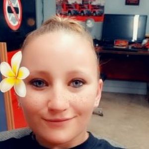 Meet your Posher, Kira